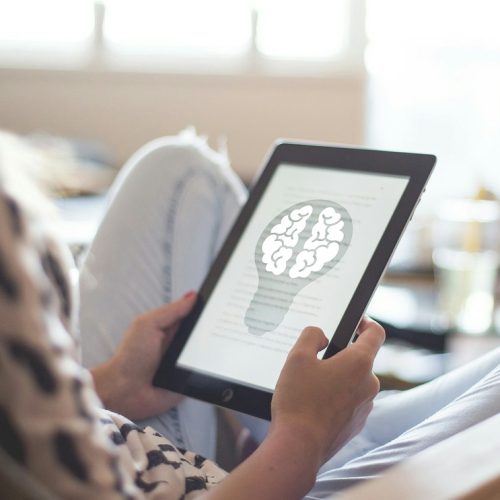 intelligenza -mindset, brain storming, tablet, woman, sofa, chair, idea, relaxing, technology, e-commerce, digital, digital tablet, computer, device, black, white, desk, cup, magazine, magazines, work, working, working space, workspace, mindset, mindset, mindset, mindset, mindset